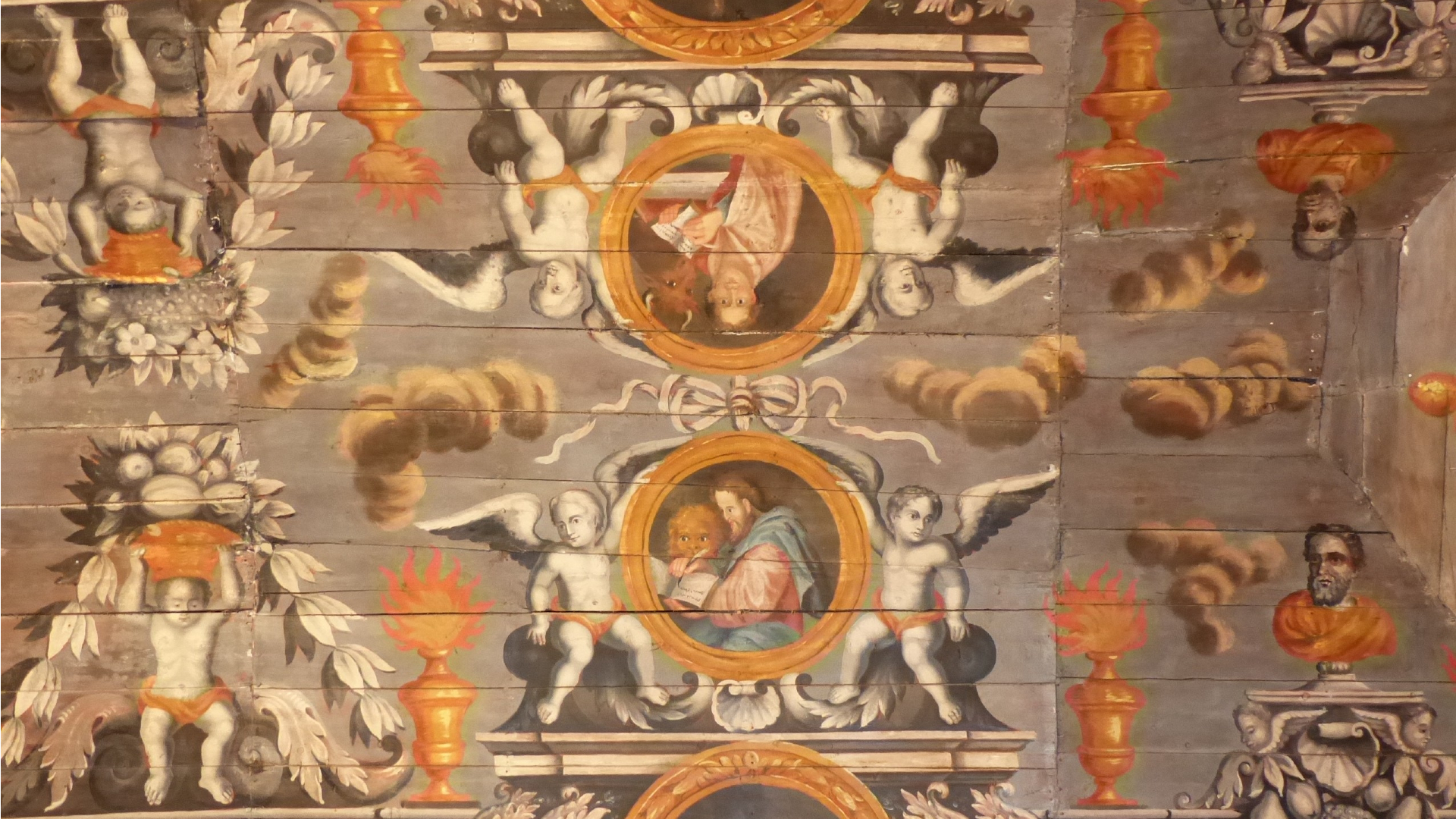 fresques de l'église sainte suzanne de mûr de bretagne