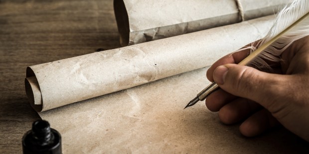 parchemin avec plume