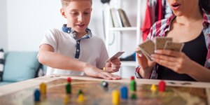 Voilà pourquoi vous avez tout intérêt à jouer avec vos enfants (même adolescents)