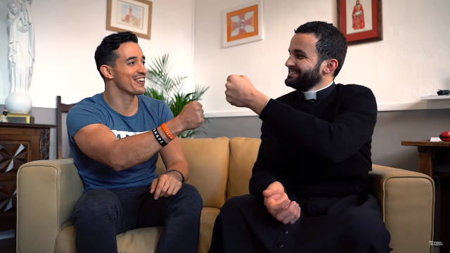 Les incroyables fruits de la vidéo du père Aymar avec Tibo InShape Je-deviens-pretre