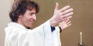 Assassiné par un sans-abri, le père Roberto a rayonné jusqu’au bout