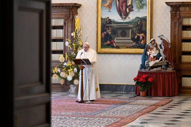 Vidéo : la prière du pape François pour un sans-abri 000_8Y96WU