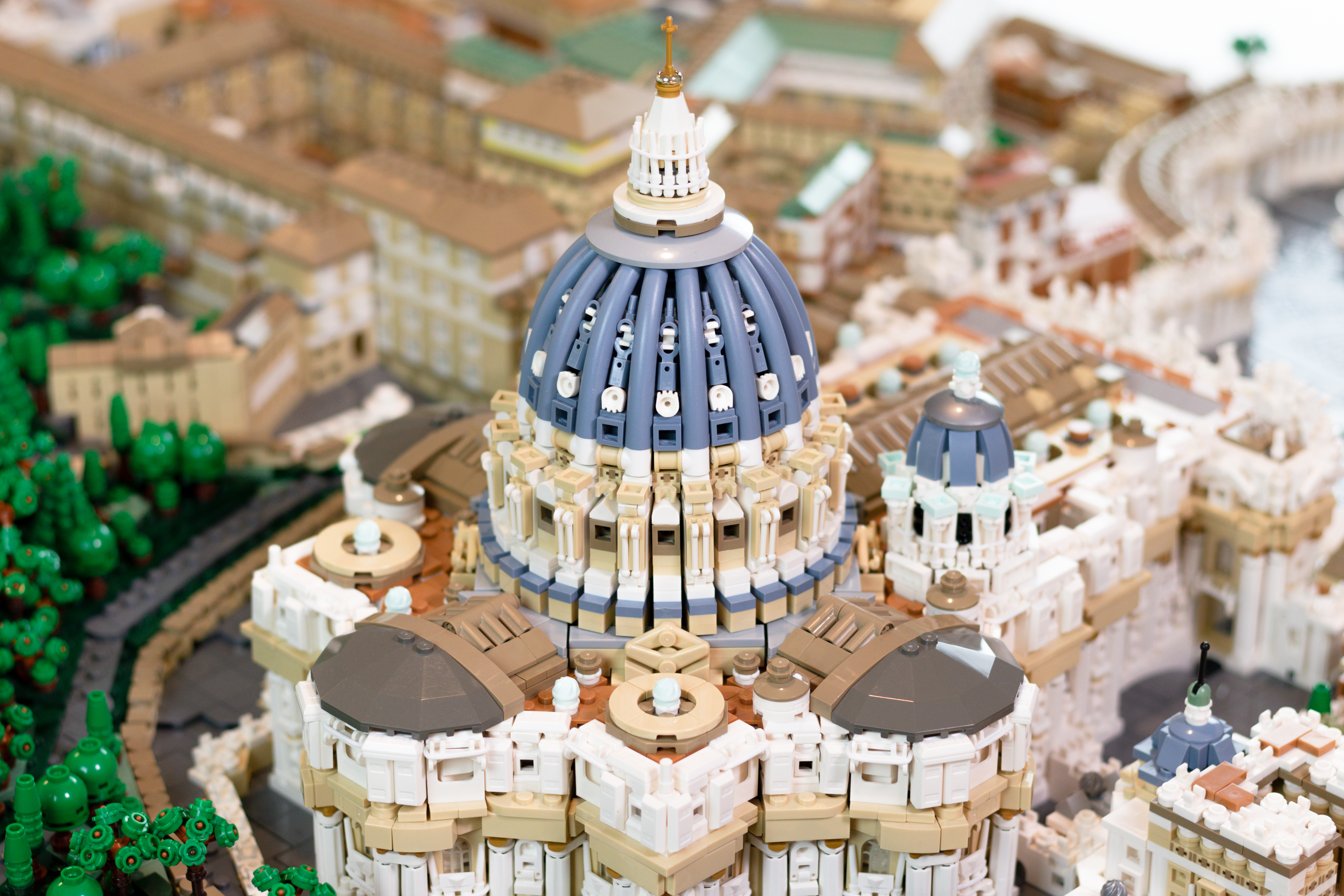 Une Cité du Vatican en Lego