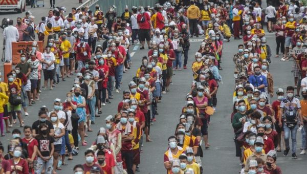 Procession Philippines Nazaréen noir