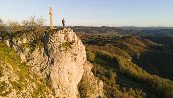 Corner Item Image - Entre ferveur spirituelle et engagement social : qui sont les catholiques français ?