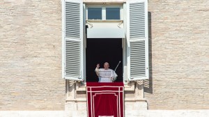 WEB2-AMFEB2821-Pope-Francis-Angelus-Antoine-Mekary-ALETEIA-AM_7805.jpg