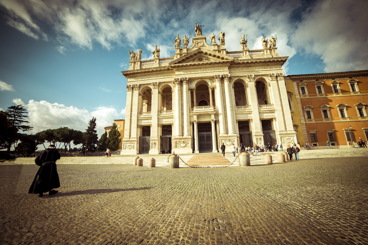 {"rendered":"Diapo : basilique Saint-Jean de Latran \u00e0 Rome"}