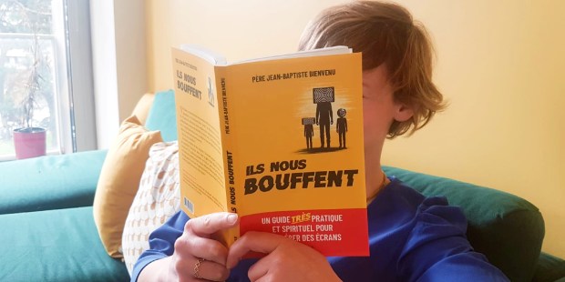 ILS NOUS BOUFFENT