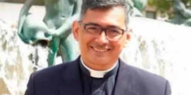 PADRE ROBERT