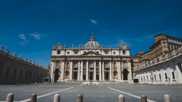 WEB2-Empty-Saint-Peters-Square-Vatican-Antoine-Mekary-ALETEIA-AM_5899.jpg