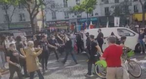 À Paris, une procession catholique attaquée puis interrompue par des antifas