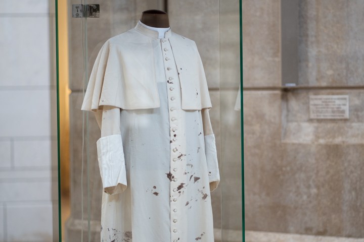 Cassock de João Paulo II / ataque