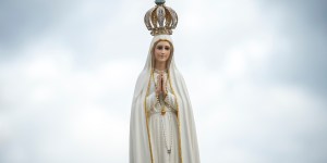 Les deux prières que la Vierge a enseignées aux enfants de Fatima le 13 juillet 1917