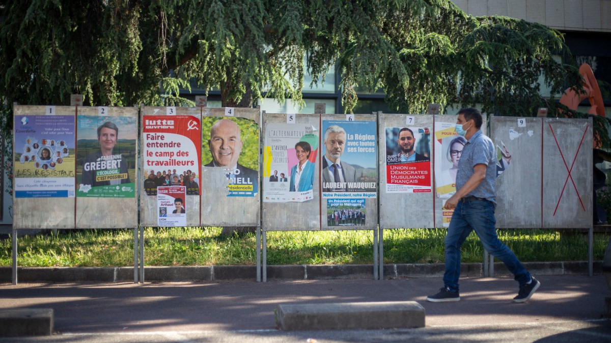 WEB2-CAMPAIGN POSTERS-ELECTIONS-POLITIQUE-080_HL_NGRISAY_1473615.jpg