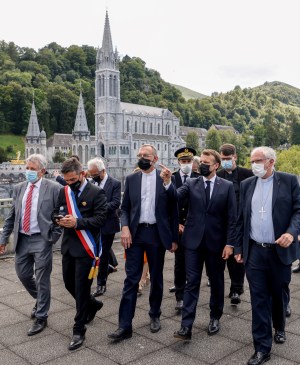 En images : Emmanuel Macron a visité le sanctuaire de Lourdes