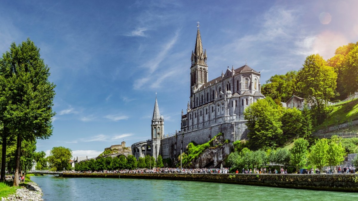 LOURDES-UNITED.jpg