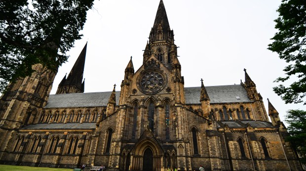 WEB2-ECOSSE-EDIMABOURG-CATHEDRALE SAINTE MARIE-shutterstock_1121965001.jpg