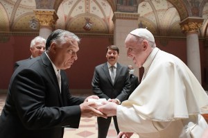 Le cadeau hautement symbolique de Victor Orban au pape François