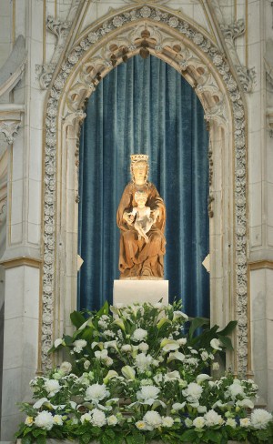Ces lieux bénis où la Vierge a pleuré : Notre-Dame de Cléry, dans le Loiret