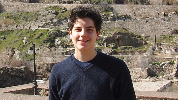 Un modèle à suivre : Le jeune Italien Carlo Acutis - Décédé à 15 ans (béatifié à Assise le 10 octobre 2020) WEB3-CARLO-ACUTIS-portrait