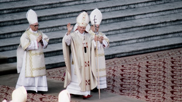 Saint - 22 octobre : Saint Jean-Paul II WEB3-POPE-JOHN-PAUL-II-CORINATION-AFP-000_1AW5YI