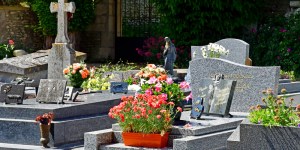 Avec quoi orner la tombe d&rsquo;un être cher ?