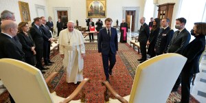 Emmanuel Macron et le pape François, une audience cordiale