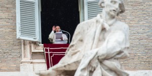 Angélus de l&rsquo;Avent : ne soyez pas des « chrétiens endormis » !