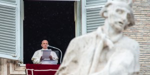 Le pape François appelle à prier pour la paix en Ukraine