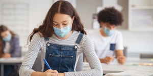 Le Conseil constitutionnel censure l&rsquo;accès des directeurs au statut vaccinal des élèves