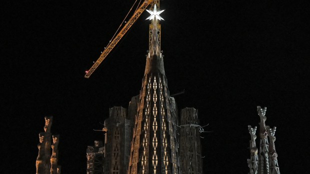 WEB2-sagrada familia-AFP-000_9UA4YJ.jpg
