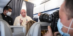 L&#8217;étonnante conférence de presse du Pape dans l&#8217;avion