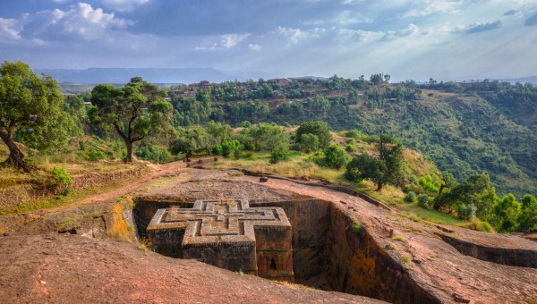 WEB2-ETHIOPIA-LALIBELA-shutterstock_430047499.jpg