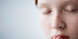 Ragots, paroles blessantes… La prière à saint Joseph pour trouver les mots justes