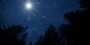 Dans la nuit, l’Étoile nous précède