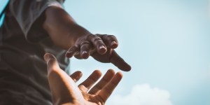 Une belle prière à la Vierge pour demander le don de la fraternité