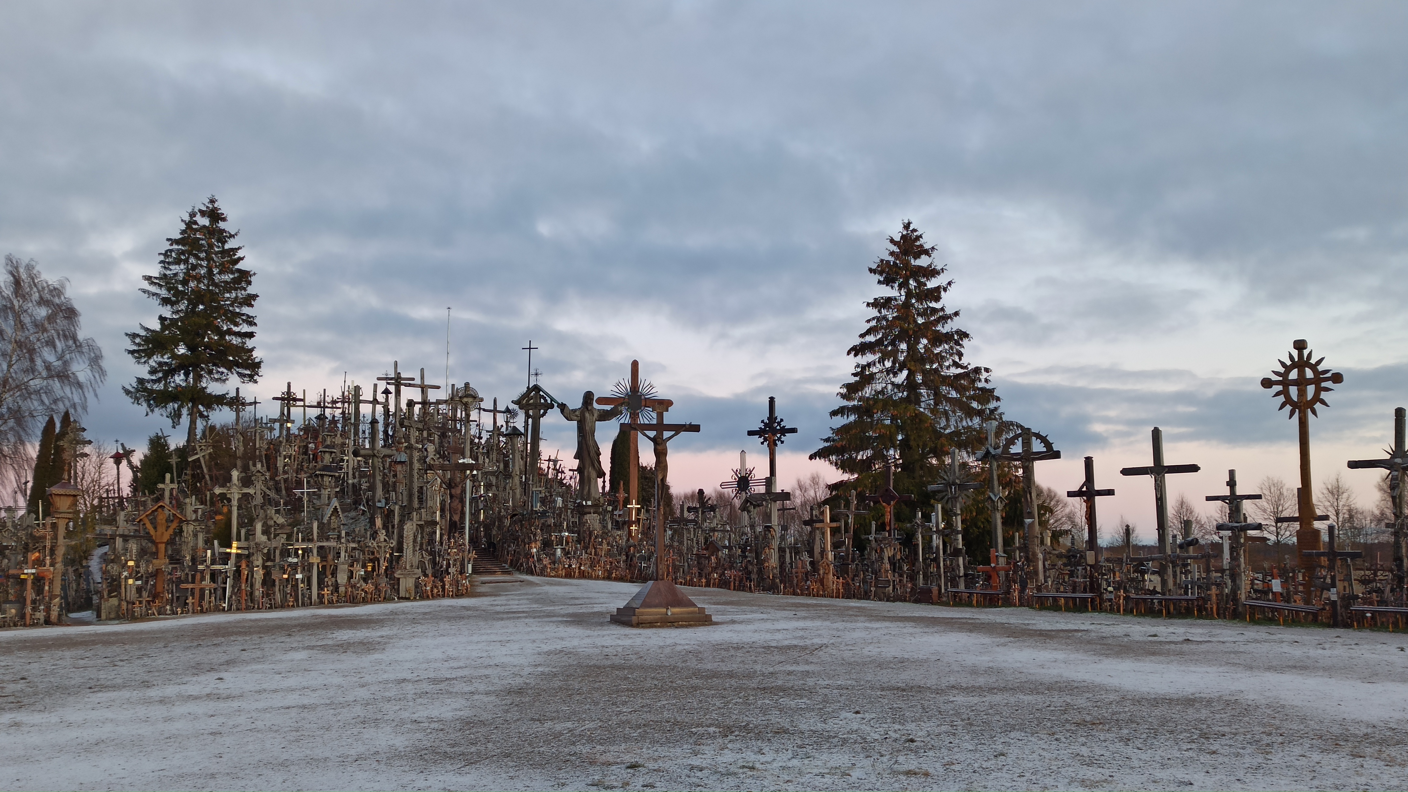 Diapo : le Mont des Croix en Lituanie