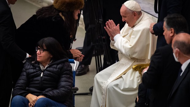 « Cela n’arrive qu’aux vieux ! » : Pape François plaisante sur sa santé ! POPE-AUDIENCE-JAN-26-2022-Antoine-Mekary-ALETEIA-AM_7505