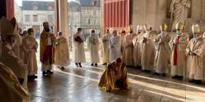 Le beau geste d’humilité du nouvel évêque de Troyes