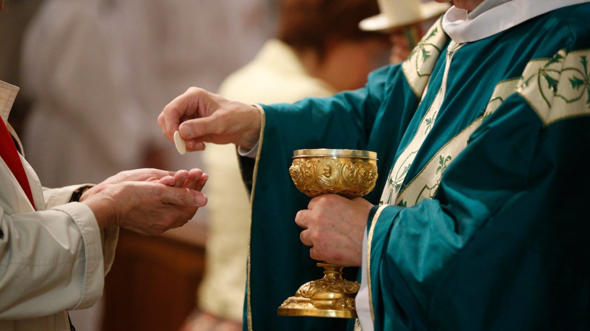 messe-soutane-verte.jpg
