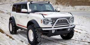 Le bien ne fait pas de bruit. Sauf peut-être ce SUV « pape François »