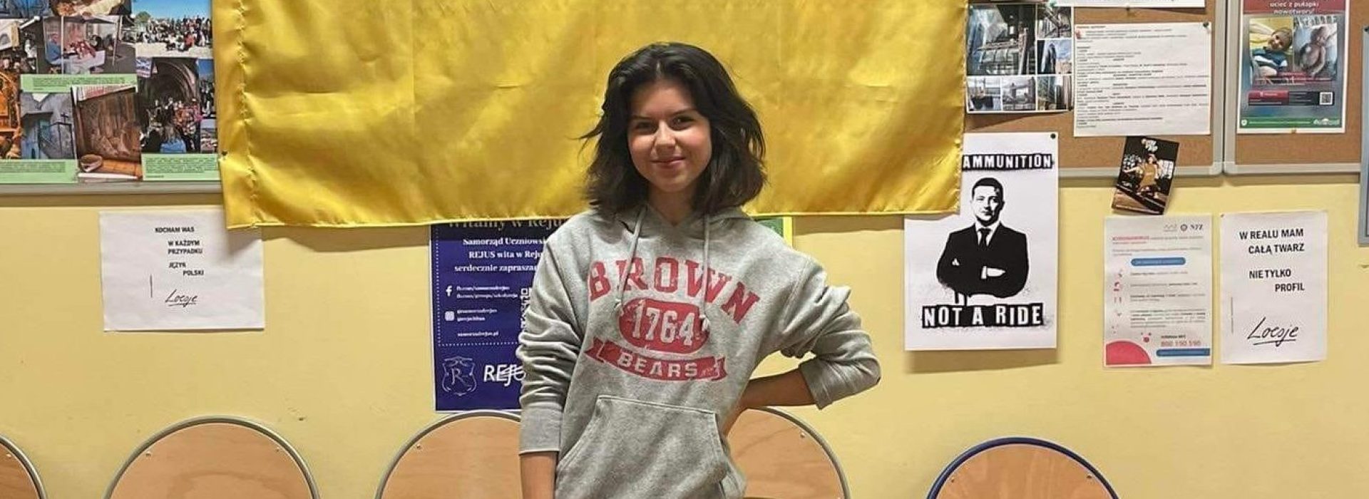 Jeunes Polonais qui aident les réfugiés
