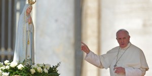 Revue de presse : François et la géopolitique de la consécration à Marie