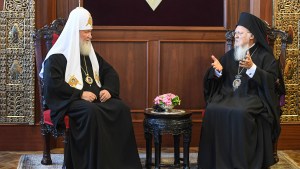 Patriarch-of-Moscow-and-All-Russia-Kirill-L-and-Greek-Orthodox-Ecumenical-Patriarch-Bartholomew-I-AFP
