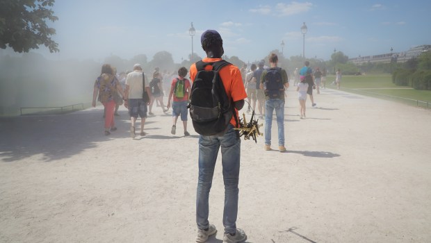 WEB2-MIGRANTS-shutterstock_1267366447.jpg