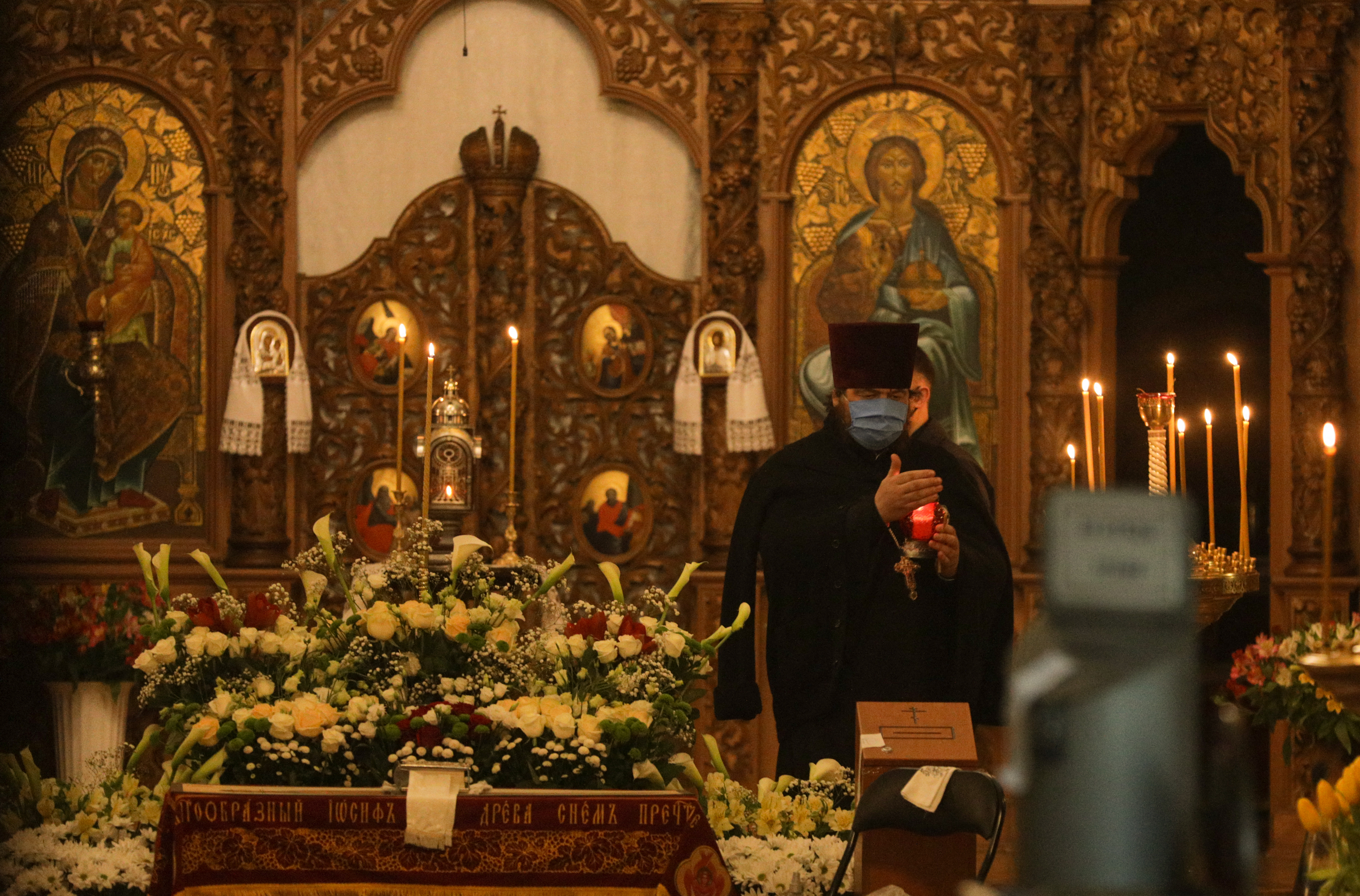 WEB2-PRIEST-UKRAINE-AFP-075_kharchenko-notitle200418_npvKh.jpg