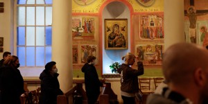 Prières, dons… à Paris, la paroisse gréco-catholique vit à l&rsquo;heure ukrainienne