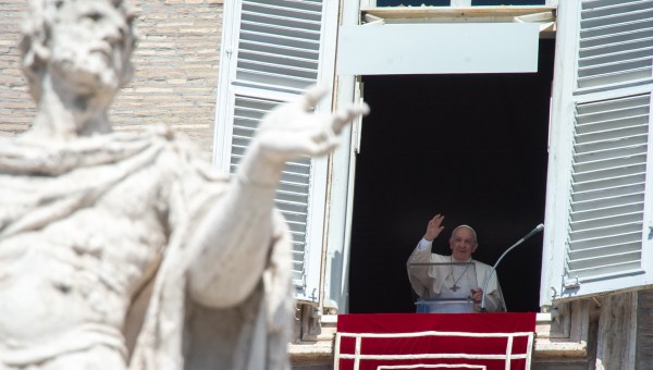 POPE-FRANCIS-REGINA-CAELI-ANGELUS