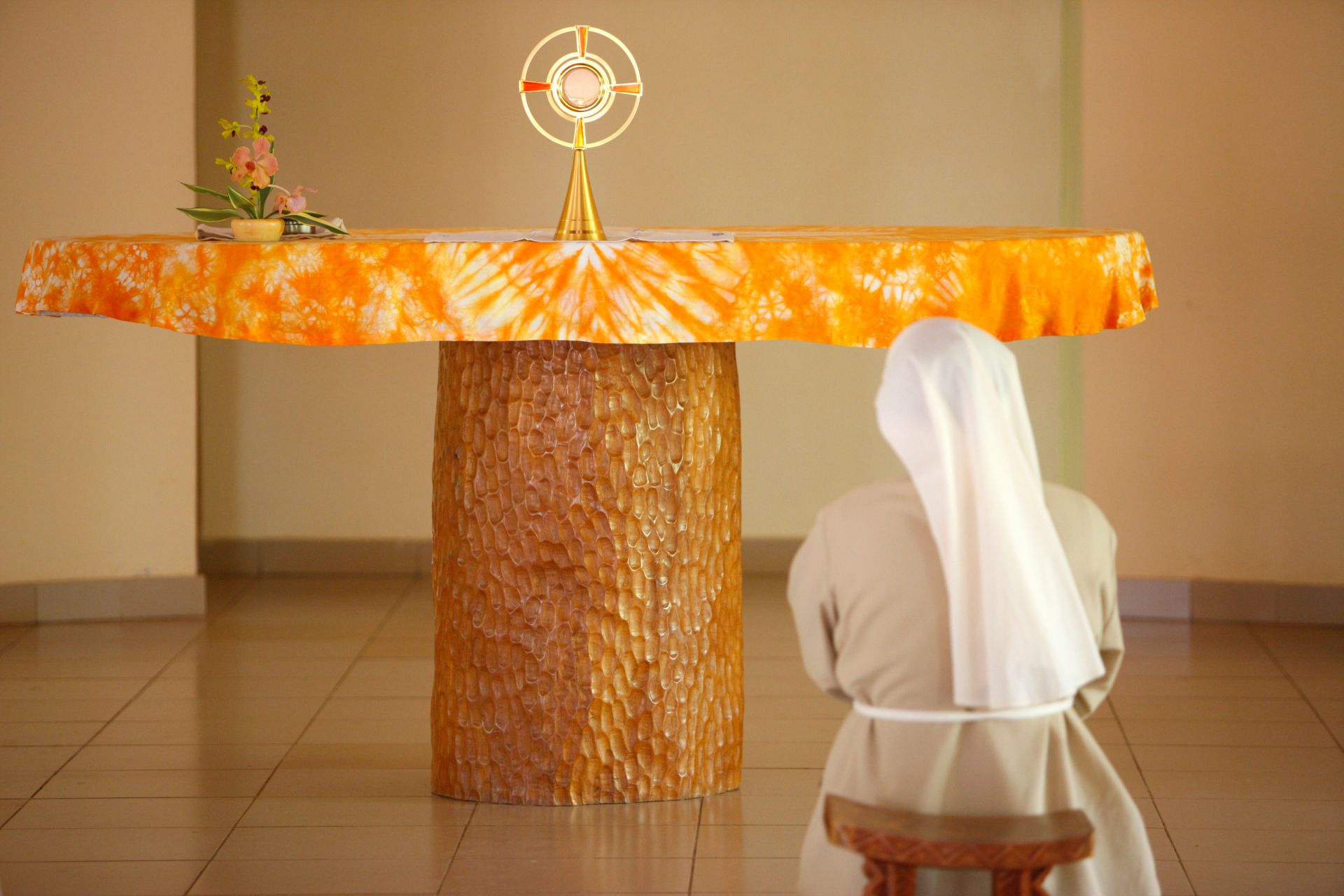 Poor-Clare-sisters-Adoration-of-the-Blessed-Sacrament.-Godong