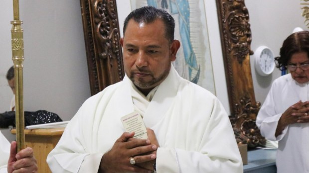 Mexique : un nouveau prêtre froidement assassiné WEB-MEXICO-PRIEST-JOSE-GUADALUPE-RIVAS-MURDERED-01-@IglesiaTJ
